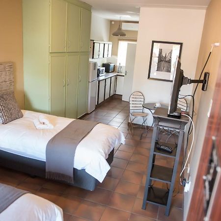 Melrose Place Guestrooms Potchefstroom Exterior photo